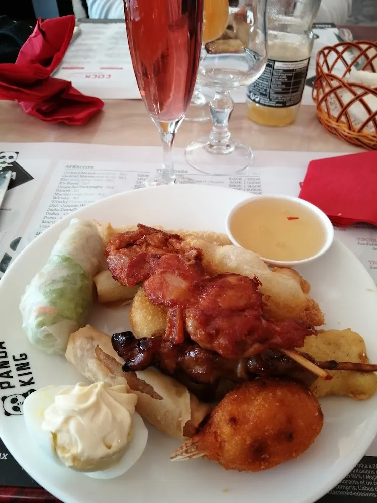 Brochette de Poulet Rouleau de Printemps Et Nems